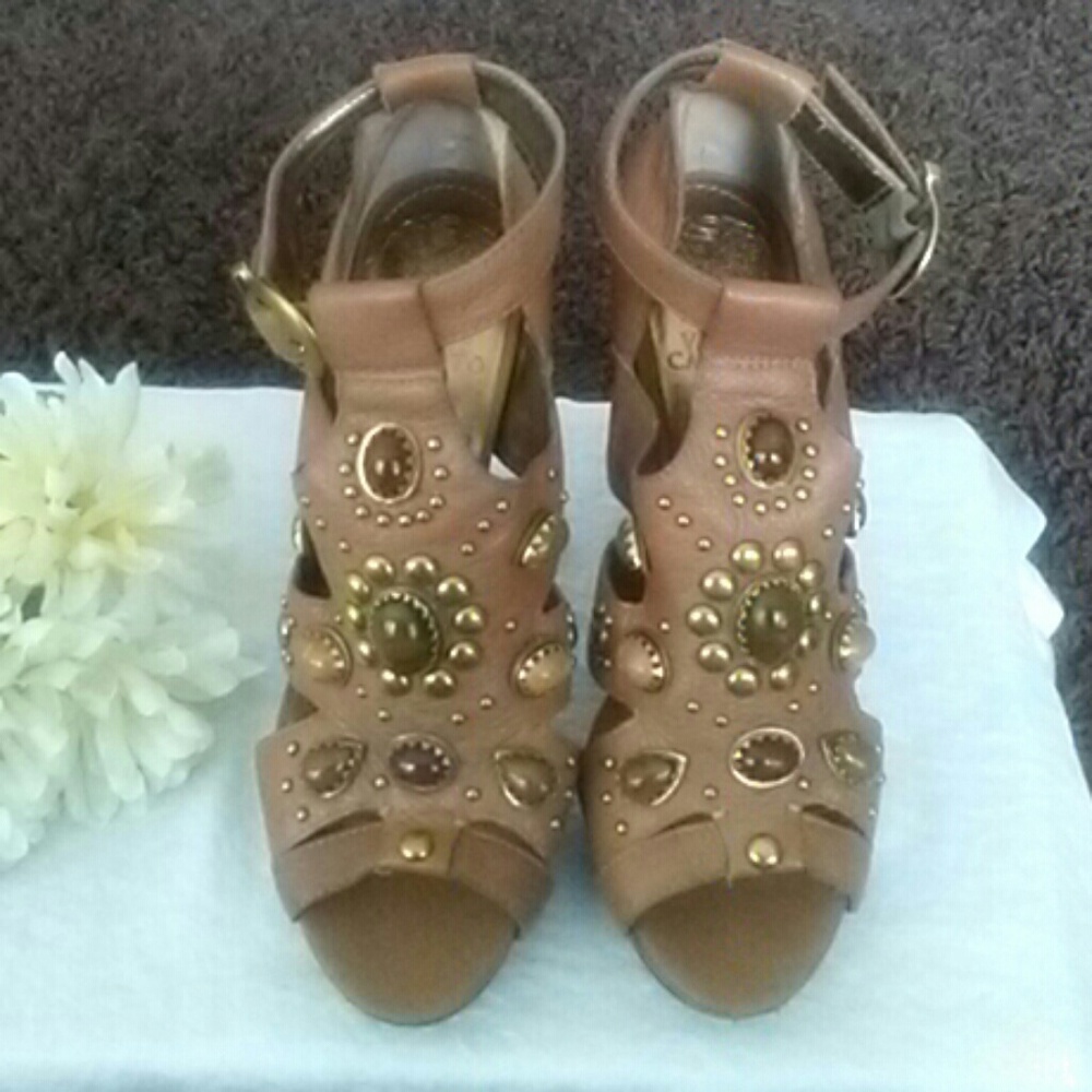 4 in Vince Camuto Heels